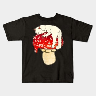 Cute White Cat Sleeping On Red Spotted Mushroom Kids T-Shirt